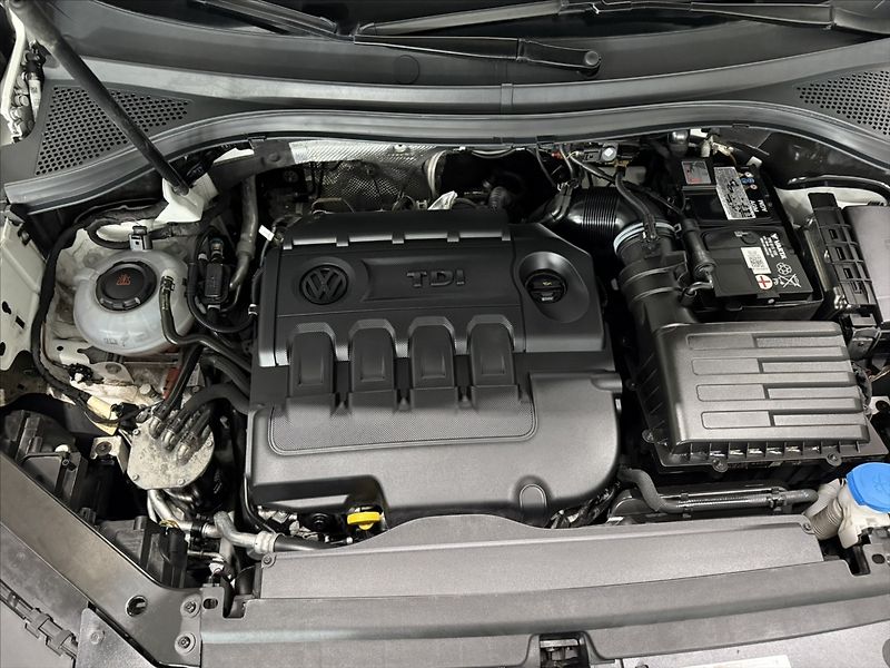 Volkswagen Tiguan 2,0   TDI 140KW HIGHLINE LED - fotka 37 z 38