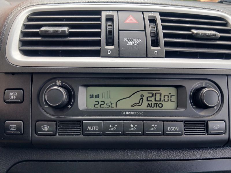 Škoda Roomster 1.2 HTP KLIMA - fotka 24 z 35