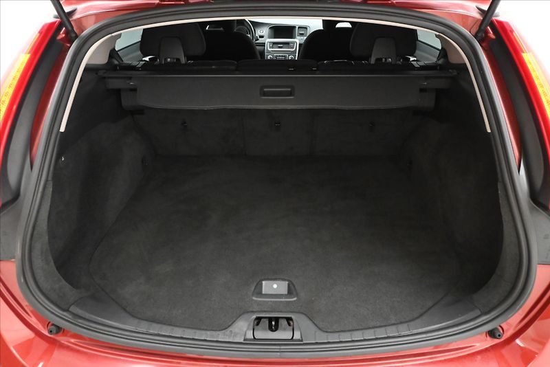 Volvo V60 1,6 D2 84 kW Manuál Kinetic - fotka 10 z 29