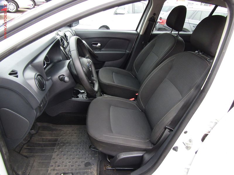 Dacia Sandero (2019) 1.0 SCe, ČR, AC, STK1/28 - fotka 9 z 13