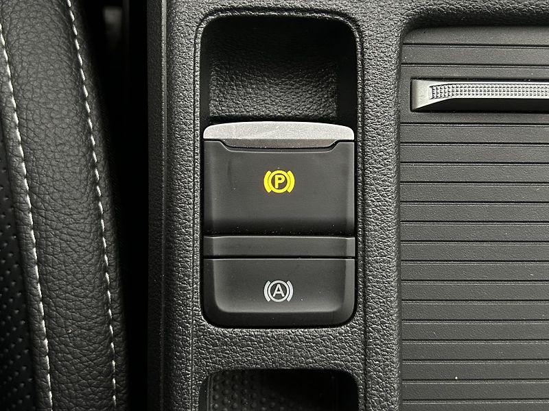 Škoda Octavia 2.0 TDI SportLine - fotka 21 z 32
