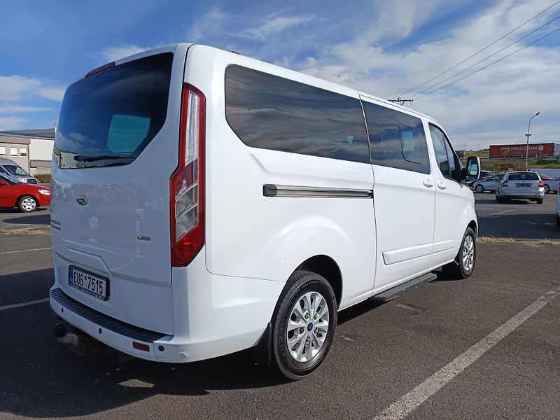 Ford Tourneo Custom (2013) - fotka 8 z 40