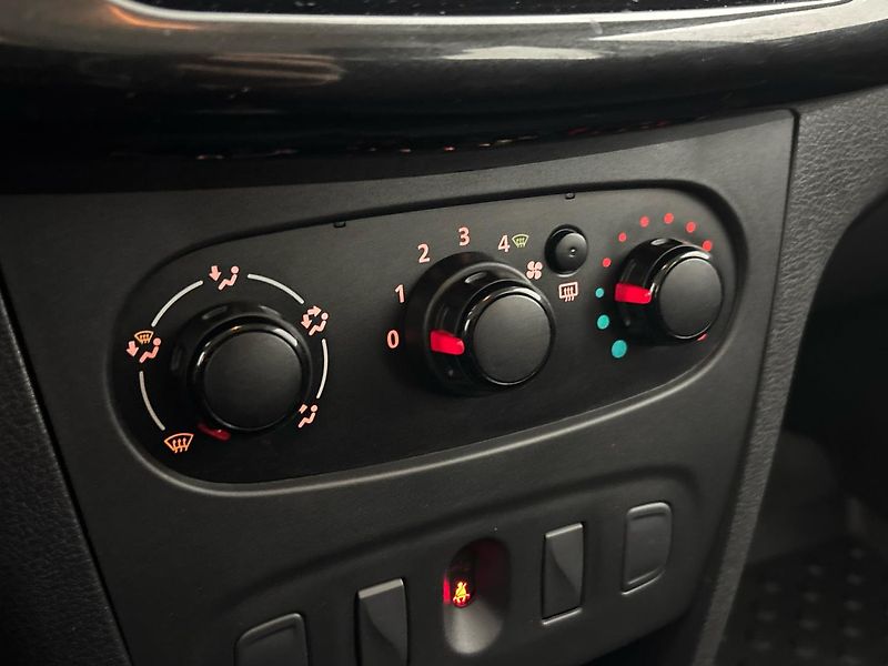 Dacia Logan Access - fotka 12 z 24