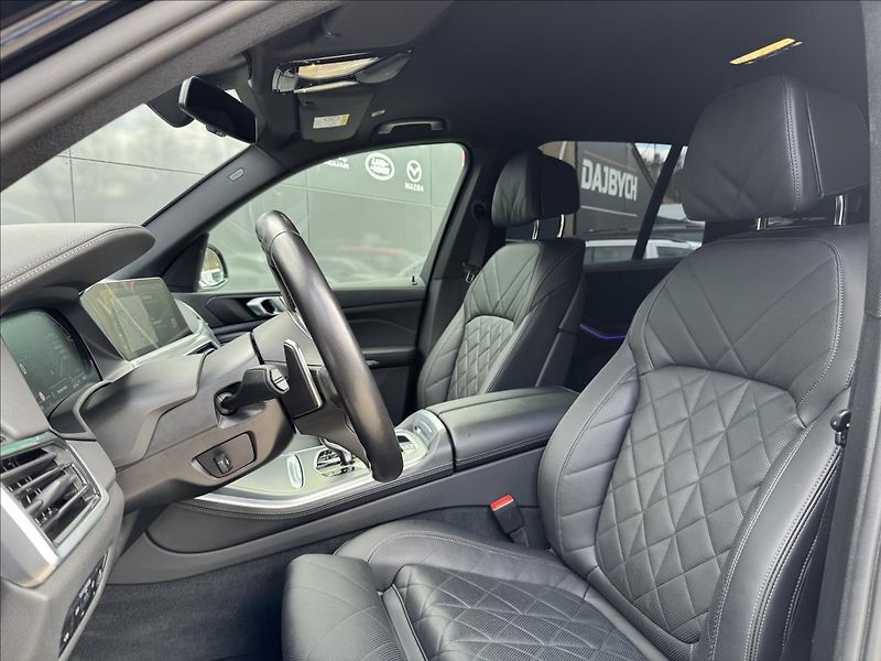 BMW X5 3,0 40i xDrive M-Packet ČR DPH - fotka 11 z 26