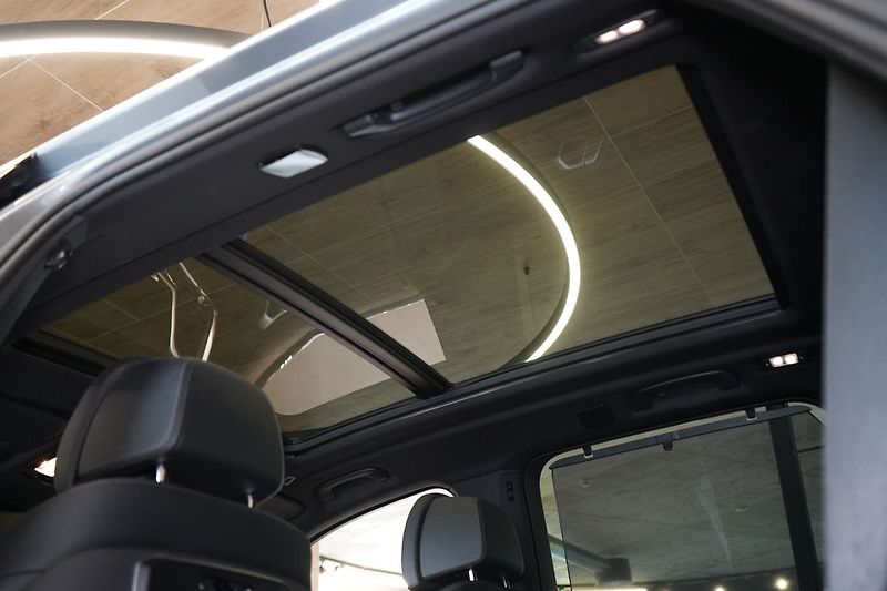 BMW X5 30d xDrive, Ventilace, Tažné - fotka 45 z 49