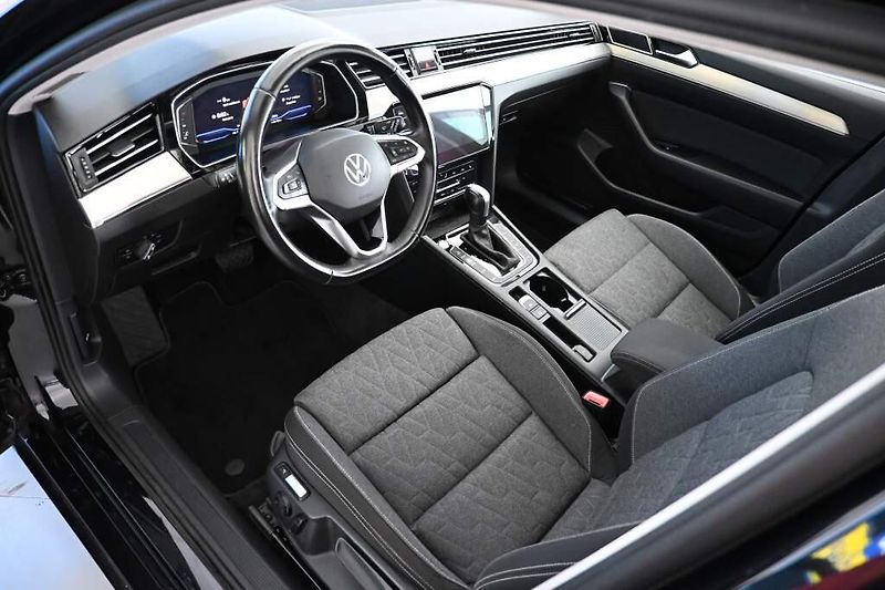 Volkswagen Passat (2023) 2.0 DSG Matrix LED ACC VIRTUAL - fotka 11 z 35