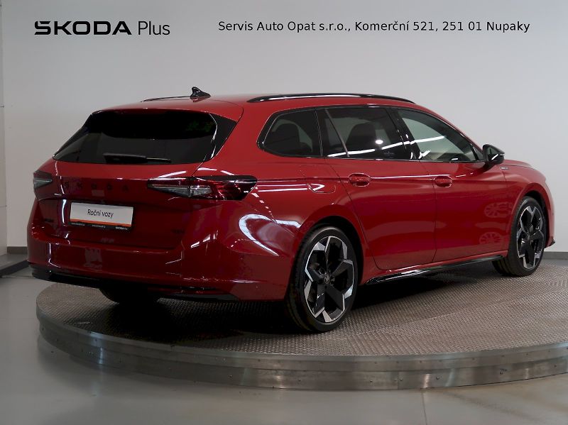 Škoda Superb (2025) SPORTLINE 2.0TDI 142KW 4x4 DSG - fotka 2 z 49
