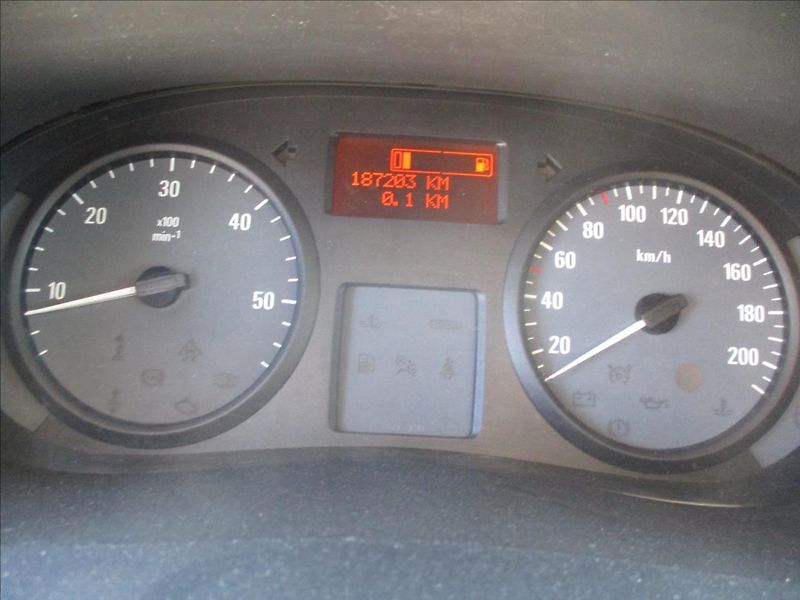 Opel Vivaro 2,0 CDTI L2H1 bez koroze 9míst - fotka 9 z 29