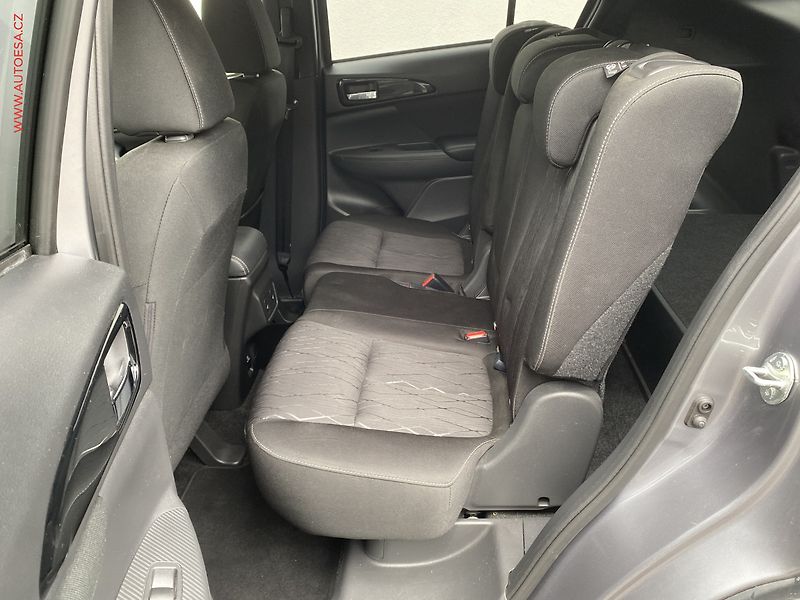 Mitsubishi Eclipse Cross (2018) 1.5T-MiVEC 2WD, Edition, AT - fotka 10 z 18