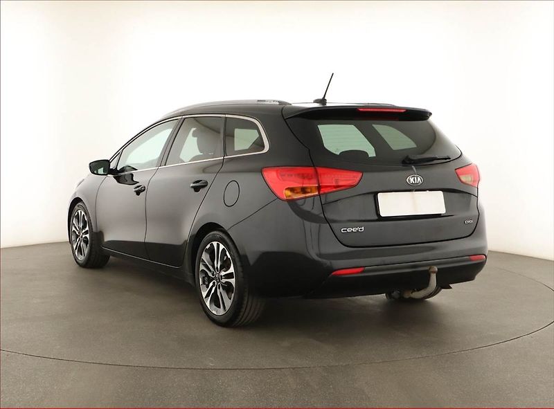 Kia Ceed (2014) 1.6 CRDi, Automat, Navi - fotka 4 z 18