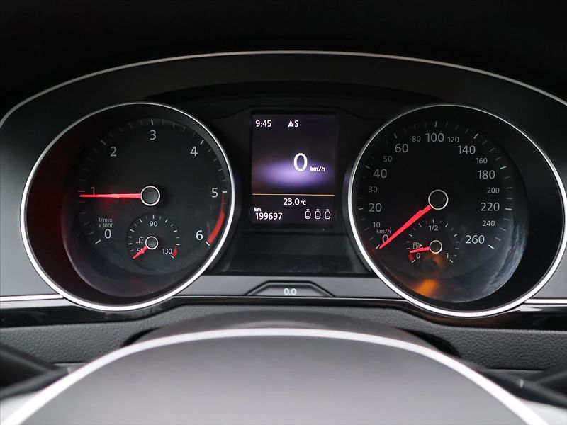 Volkswagen Passat 2,0 TDI 110 kW 4Motion Highlin - fotka 14 z 25