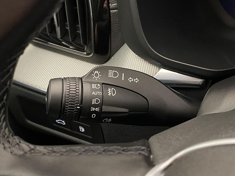 Volvo XC60 T8 AWD RECHARGE DARK ULTRA CZ - fotka 22 z 63