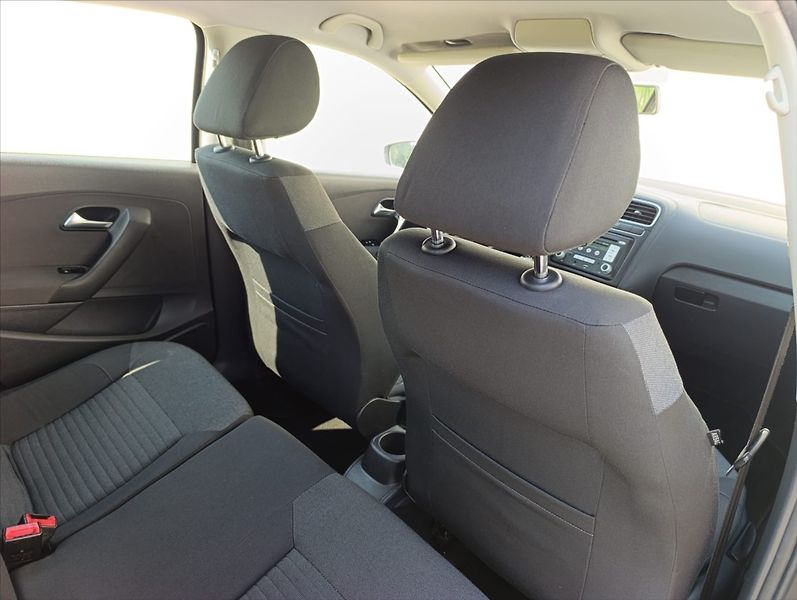 Volkswagen Polo 1,2 i Klimatizace - fotka 22 z 31