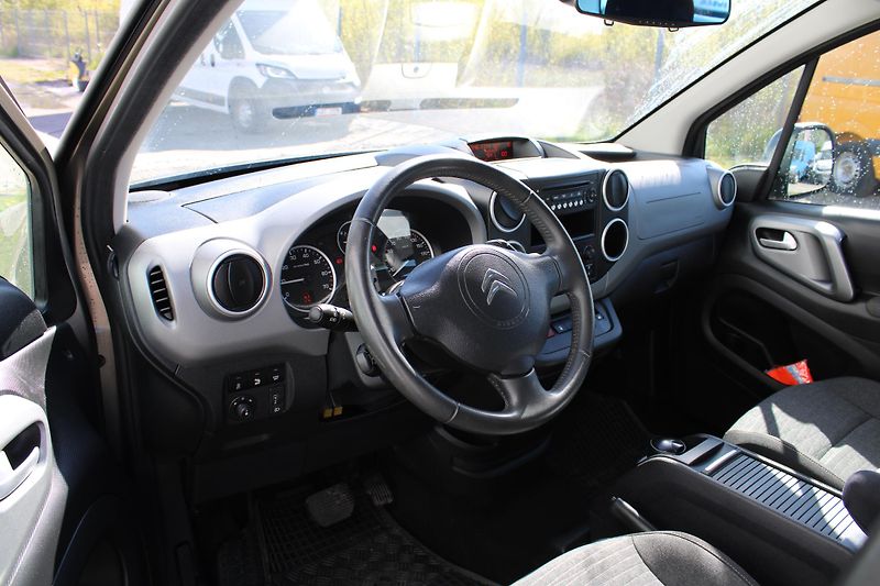 Citroën Berlingo 1,6 HDI Multispace Automat - fotka 7 z 21