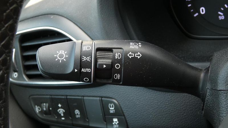 Hyundai i30 Kombi 1.5 T-GDI mHEV Family Co - fotka 10 z 22