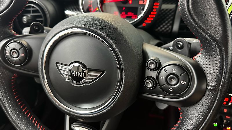 Mini Ostatní KABRIOLET / JOHN COOPER WORKS - fotka 45 z 52
