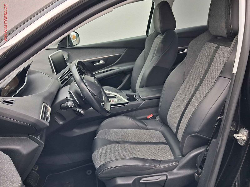 Peugeot 3008 (2018) 1.2 PT, Allure, AT, navi - fotka 9 z 17
