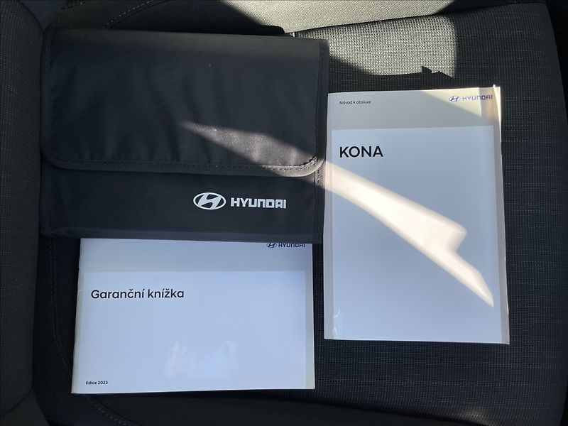 Hyundai Kona 1,0 T-GDI DCT Comfort PDC - fotka 16 z 21
