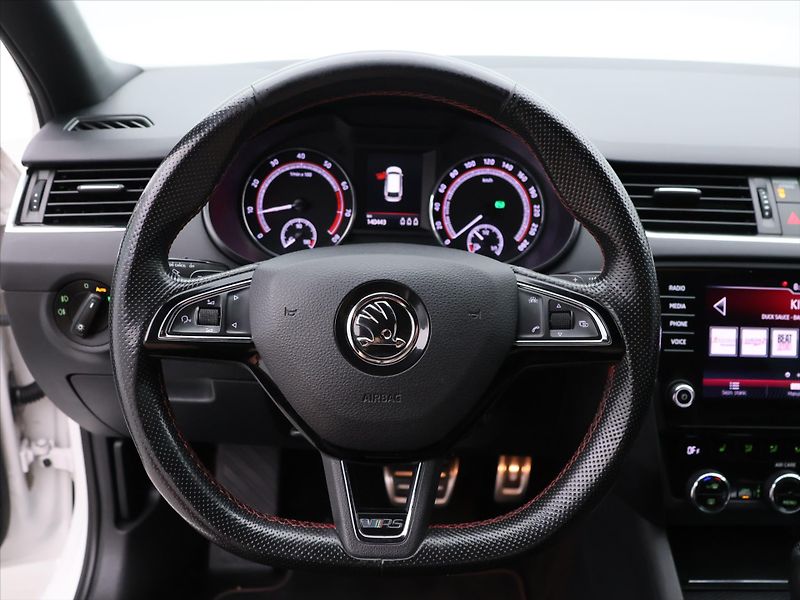 Škoda Octavia 2,0 TSI DSG RS230 CZ Challenge - fotka 17 z 34