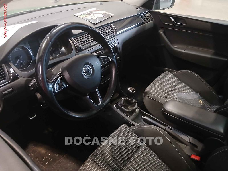 Škoda Rapid (2014) 1.2 TSi, 1.maj, xenon - fotka 2 z 3