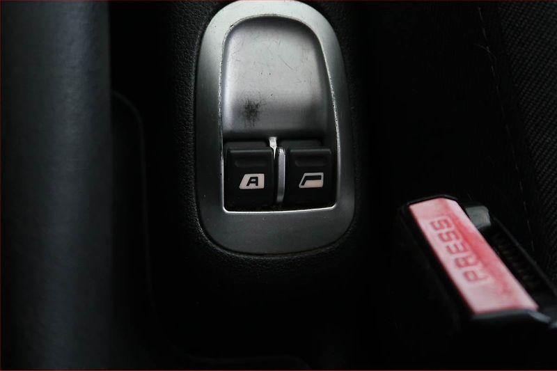 Peugeot 206 (2010) 1.4, ČR,1.maj, po STK - fotka 15 z 15