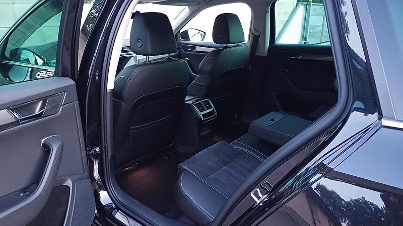 Škoda Superb 2.0 TSI 140kW WEBASTO-TZ-DPH  - fotka 11 z 38