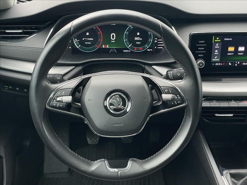 Škoda Octavia 2,0 TDI Combi Ambition Plus - fotka 8 z 24