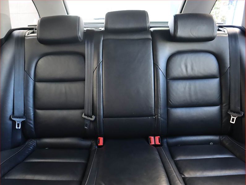 Škoda Superb (2011) 1.6 TDI, Serv.kniha, Xenony - fotka 10 z 17