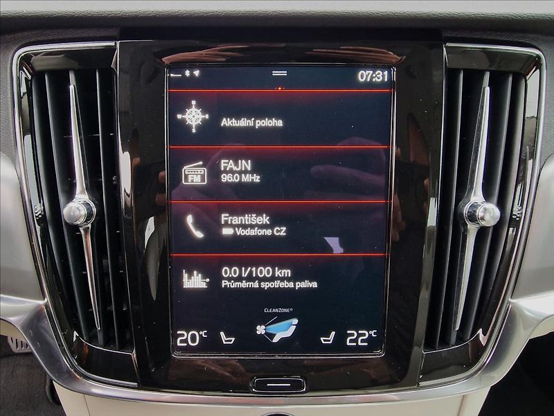 Volvo V90 2.0 D4 Momentum Pro,ČR,1.Maj. - fotka 25 z 50