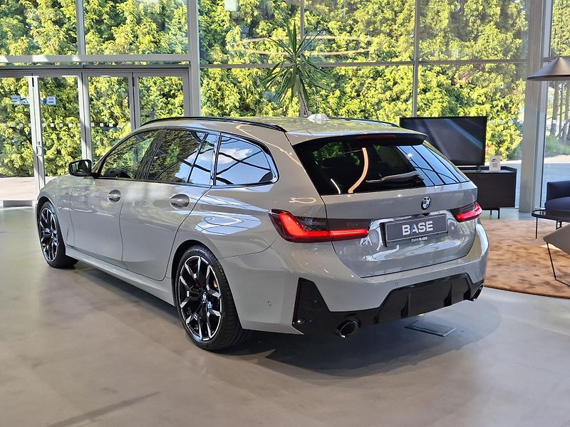 BMW Řada 3 320d xDrive Touring M-Sport - fotka 4 z 37