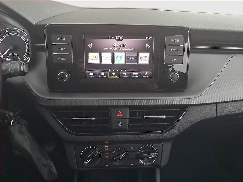 Škoda Scala (2019) 1.0 TSI, Tempomat - fotka 12 z 14
