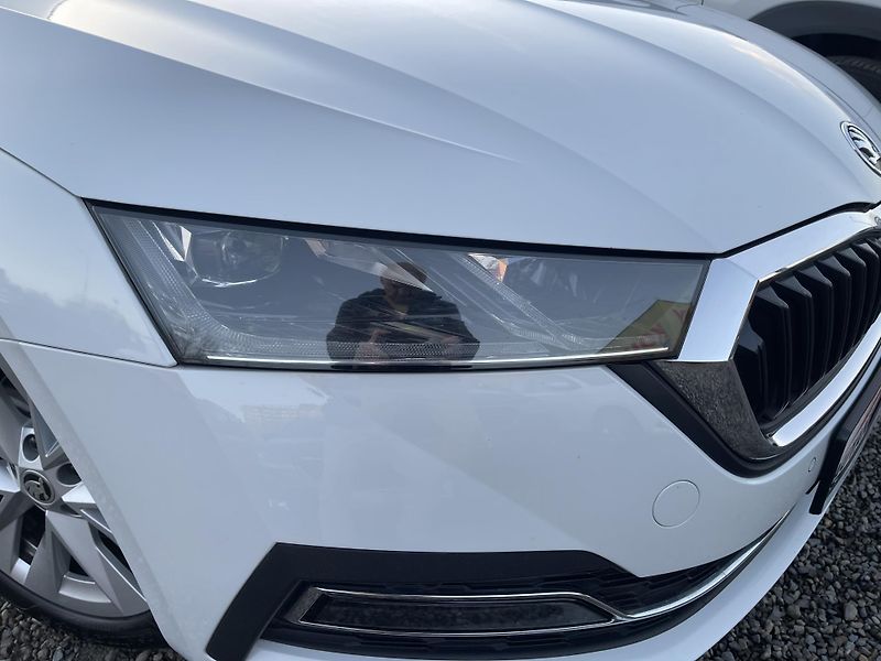 Škoda Octavia 2.0TDi Dsg STYLE 4x4 NEHAV-ČR! - fotka 2 z 46