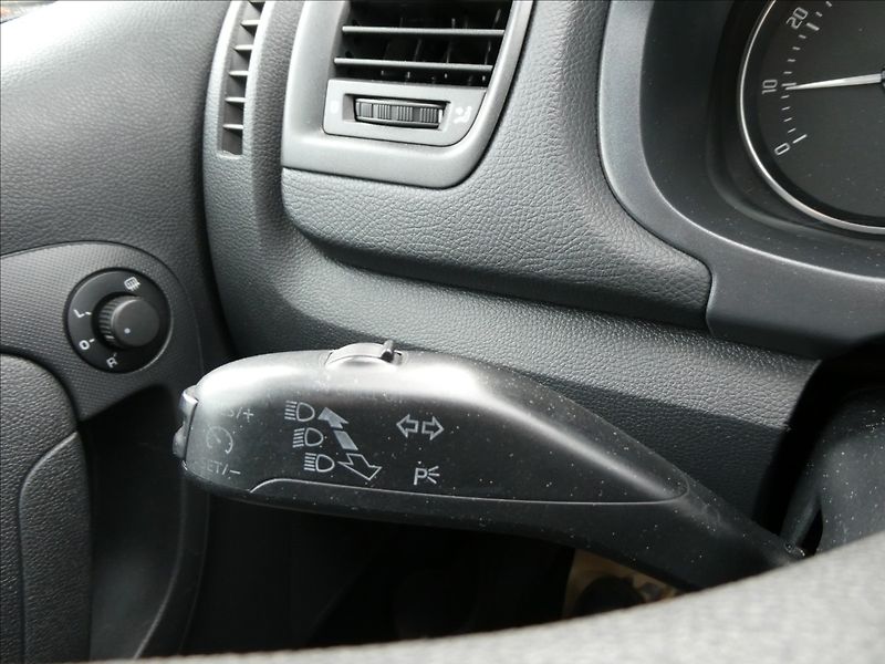 Škoda Fabia 1,2 TSi 63kW 2x kola, klima - fotka 25 z 38