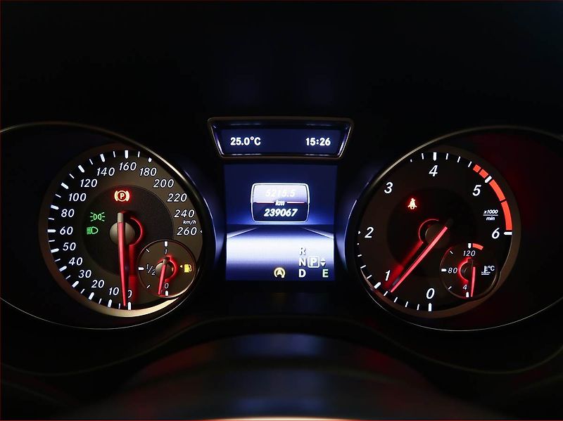 Mercedes-Benz CLA (2015) 220 CDI, Automat, Kůže, Navi - fotka 11 z 19