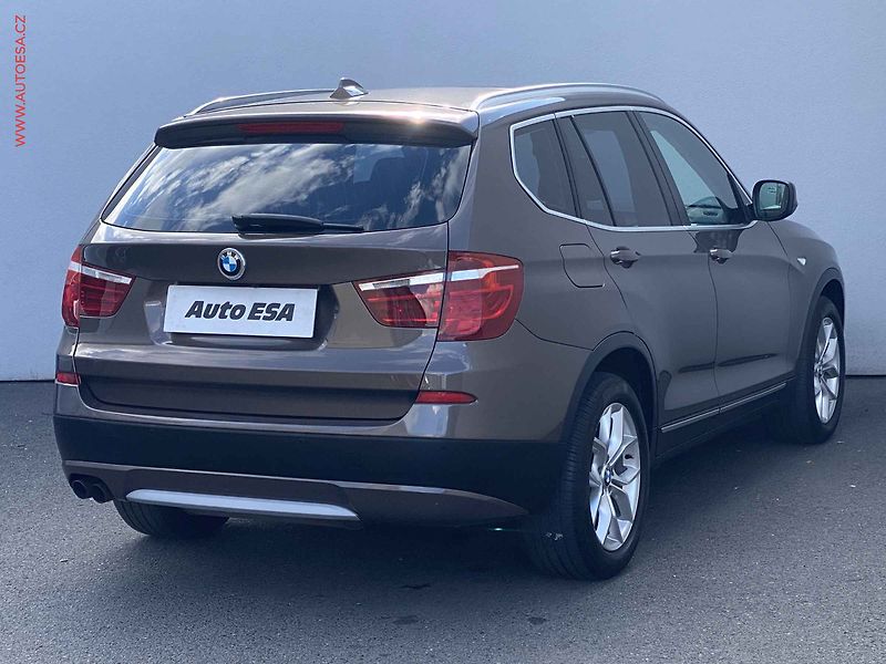 BMW X3 (2013) 3.0D xD, servis.kniha, AT - fotka 4 z 19
