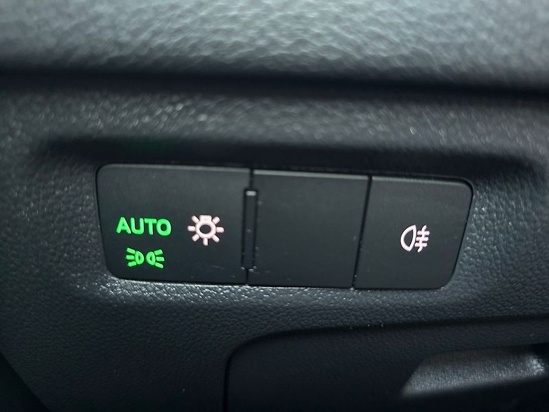Škoda Octavia 2.0TDi 110kW DSG 1.Maj. ČR - fotka 20 z 39
