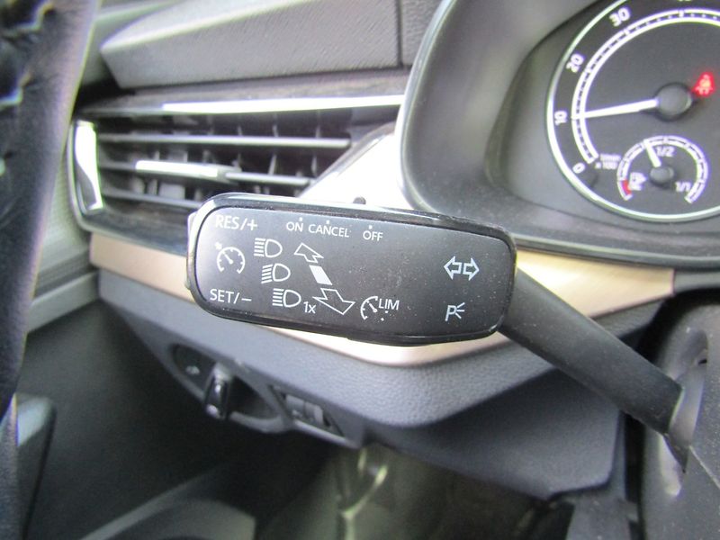 Škoda Kamiq (2021) 1.0 TSI 66kW - fotka 30 z 35