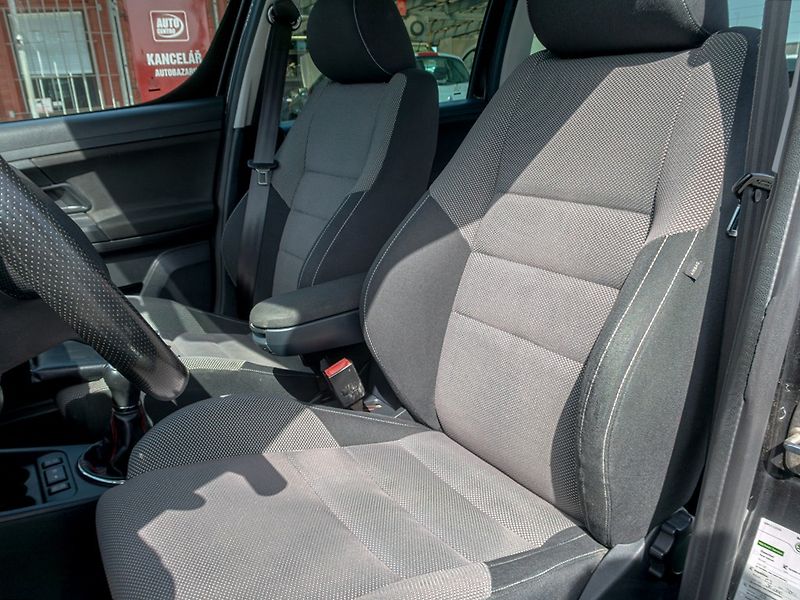 Škoda Roomster (2014) 1.6TDI NOIRE – BLACK - fotka 15 z 43
