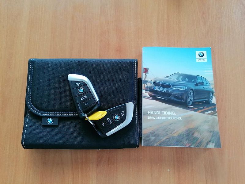 BMW Řada 3 (2022) 2.0 318D A/T Kůže - fotka 34 z 34