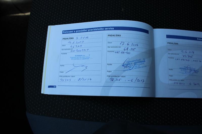 Hyundai ix35 2,0 i  KLIMA,STK 5/2028,TAŽNÉ - fotka 23 z 30