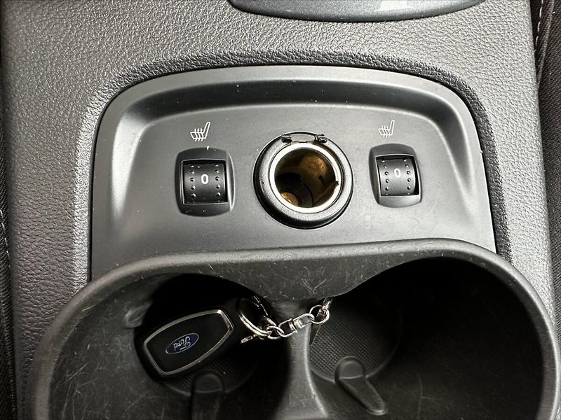 Ford Focus 2,0 2.0TDCi 85kW AUTOMAT - fotka 27 z 39