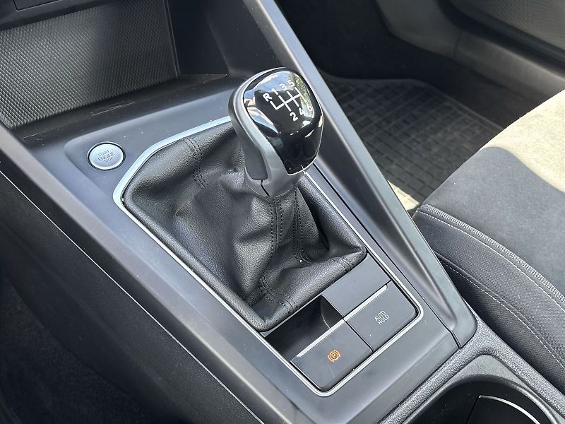 Volkswagen Golf (2022) Variant 1.5 TSI Style - fotka 14 z 27
