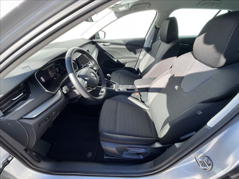 Škoda Octavia 2,0 TDI Combi Ambition Plus - fotka 4 z 24
