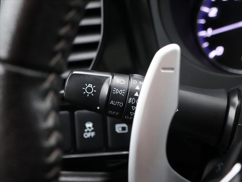 Mitsubishi Outlander 2,0 MIVEC 110kW Intense 4WD - fotka 19 z 34