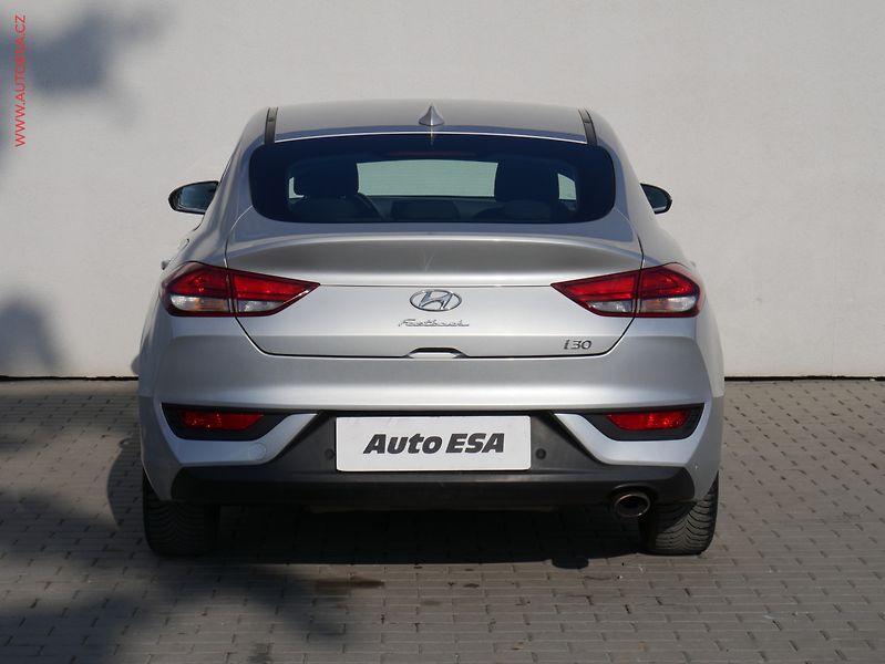 Hyundai i30 (2018) 1.0T-GDi, ČR, AC, temp - fotka 5 z 19