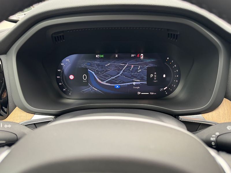 Volvo XC60 PLUS B5, 360°, VENTILACE - fotka 17 z 24