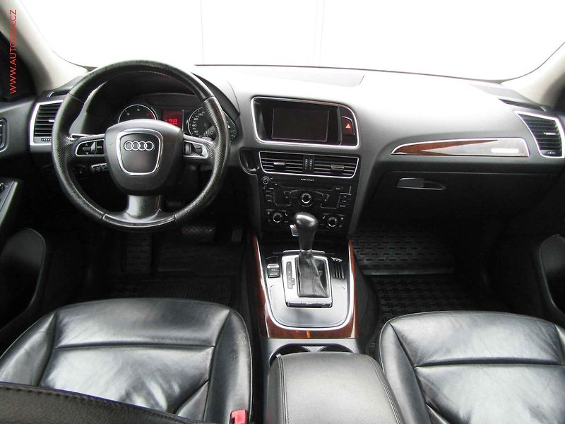 Audi Q5 (2012) 2.0TDi Quattro, AT, park - fotka 8 z 16