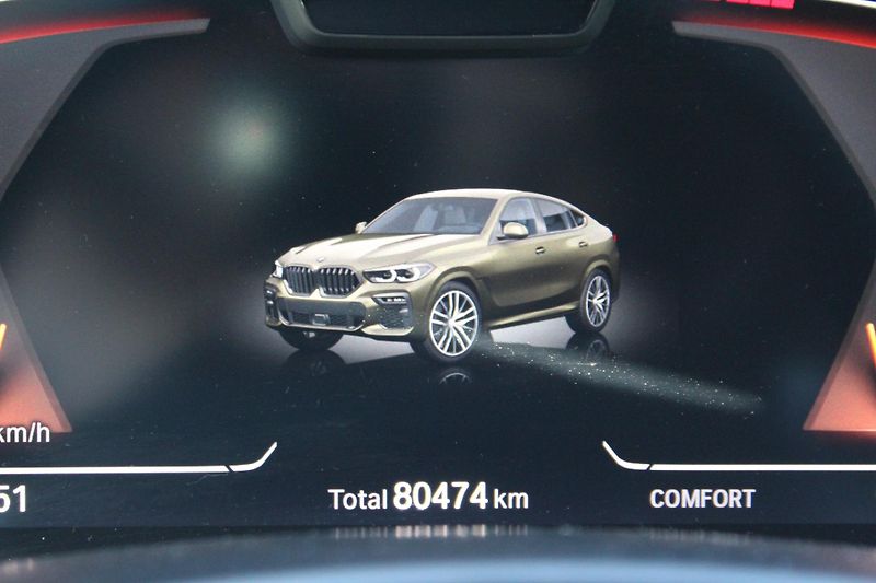 BMW X6 xDrive40d, 250kW - fotka 24 z 28