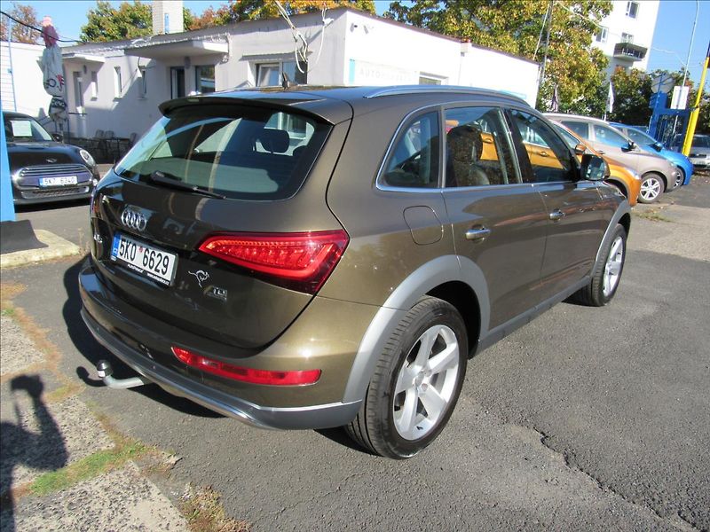 Audi Q5 2,0 TDi 140kW Quattro - fotka 6 z 30
