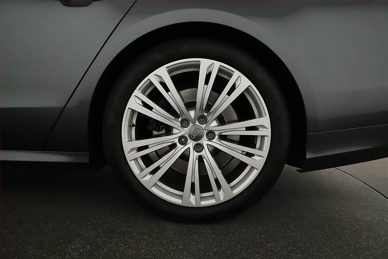 Audi S8 (2013) 4.0 TFSi - fotka 21 z 21